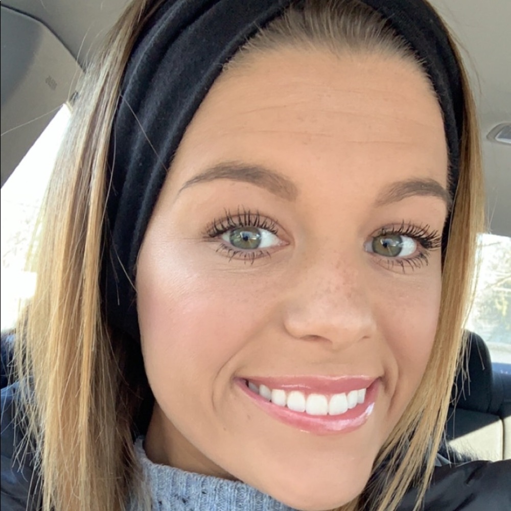 Meet your Posher, Casey